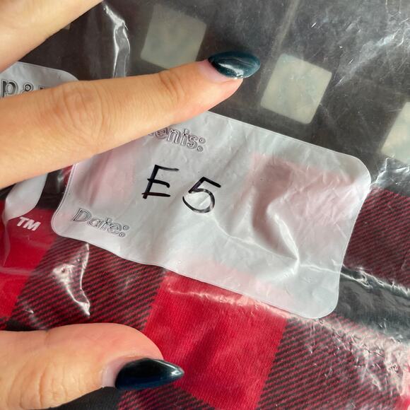 LOFT Red Black Buffalo‎ Plaid Turtleneck Long Sleeve Top - Size MP - Picture 7 of 7